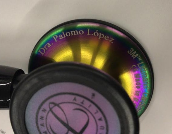3M™ Littmann® Cardiology IV™, campana de acabado arcoíris, con tubo, vástago y auricular color negro 6165